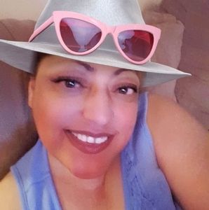 Meet your Posher, Flores